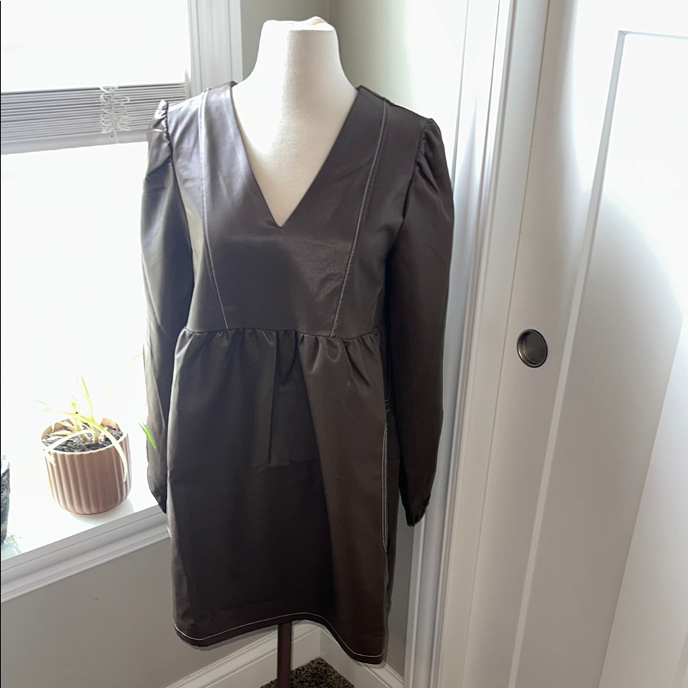 Very J Boutique Faux Leather Brown Babydoll Longsleeve Dress Size Small‎ New